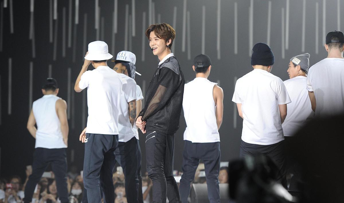 徐娇▲《青2》海报，蔡徐坤c位明显受群嘲，《创3》5位导师排序求生欲强