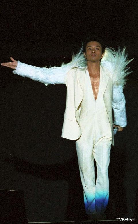 张国荣|9月12,环球唱片推出张国荣《春夏秋冬》重制版,绝密录音带曝光