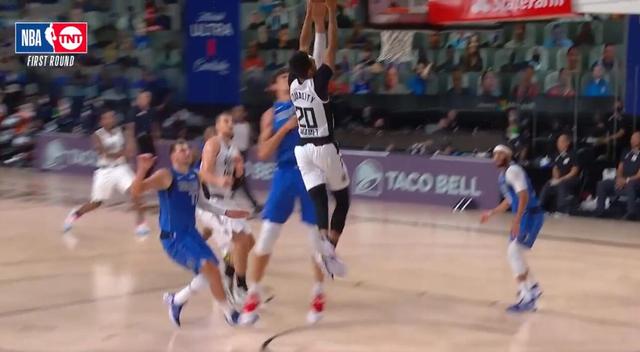 快船队|隔扣2米24巨人！快船神射18分+飚压哨三分，里弗斯这招棋引盛赞