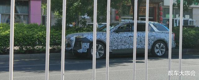 「SUV」红旗旗舰SUV再次曝光,官方命名为HS9,外观大气动力强