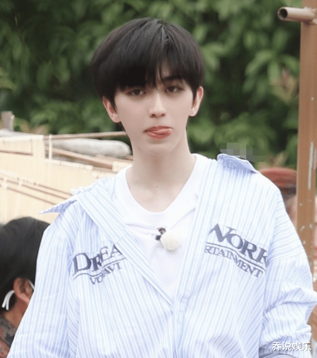 郭麒麟▲奔跑吧：郭麒麟被蔡徐坤“搂着”出游有多闹心？保镖：看着心慌