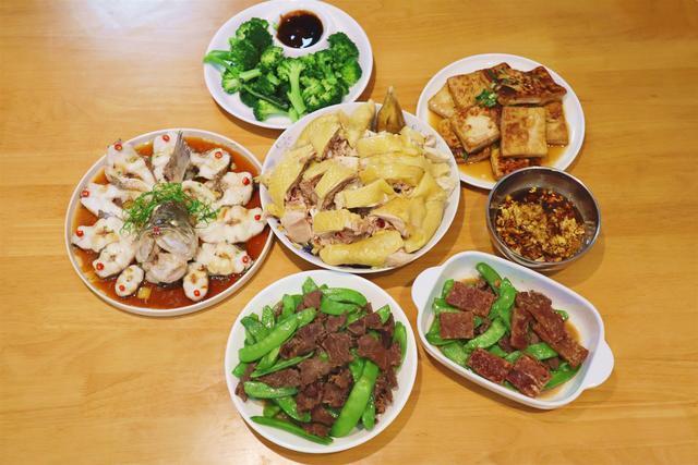 米饭|家有老有小的晚餐，在朋友圈走红了，花钱少，吃得好，从不点外卖