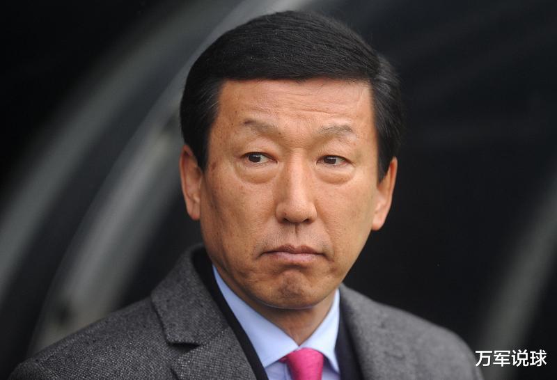 「里皮」比李铁还适合国足，薪水不及里皮四分之一，半年令球队脱胎换骨