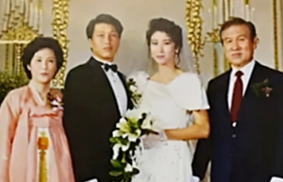 韓國財閥公開表明與情人早已育有一女，原配曾是韓國前總統女兒-圖2