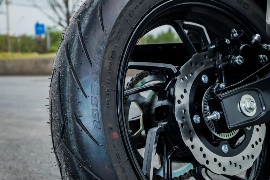 「动力」岂止工艺：豪爵DR300开箱日志，一款世界级水准的街车