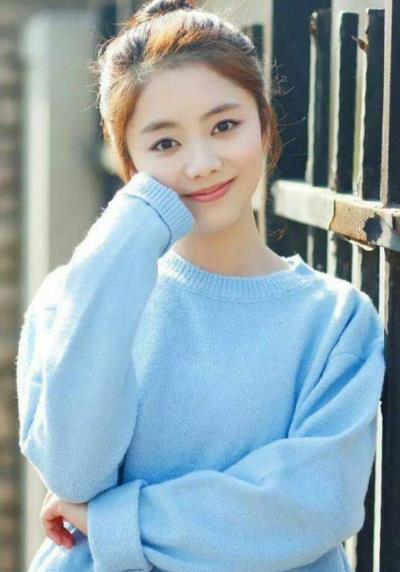 谭松韵|30岁谭松韵新剧开播,饰演清纯学生,扁平鼻子眼角鱼尾纹却引热议