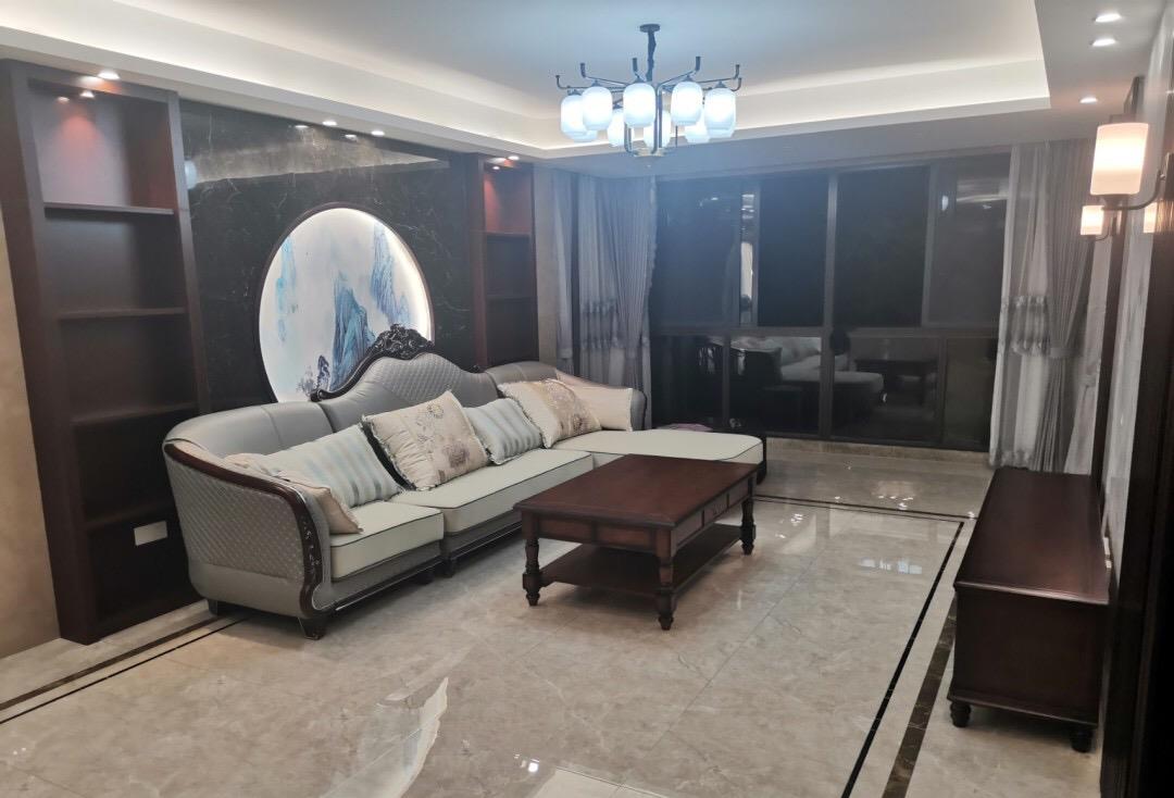 [沙溢]终于装修完工，家具进场放着通风中，沙发不靠墙，做了柜子很实用