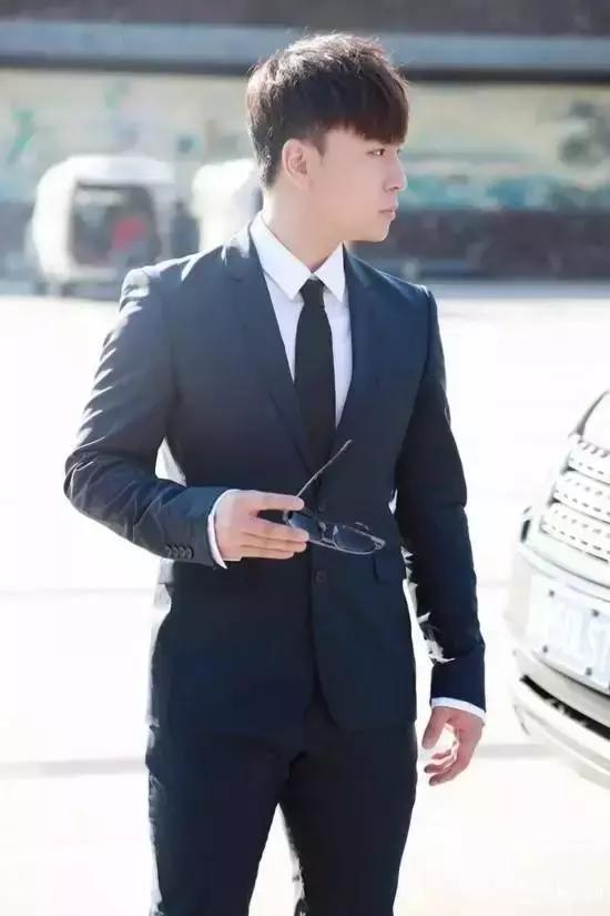 释小龙|32岁释小龙减肥成功看着像18岁，当年被吐槽长残他妥妥帅回来了！