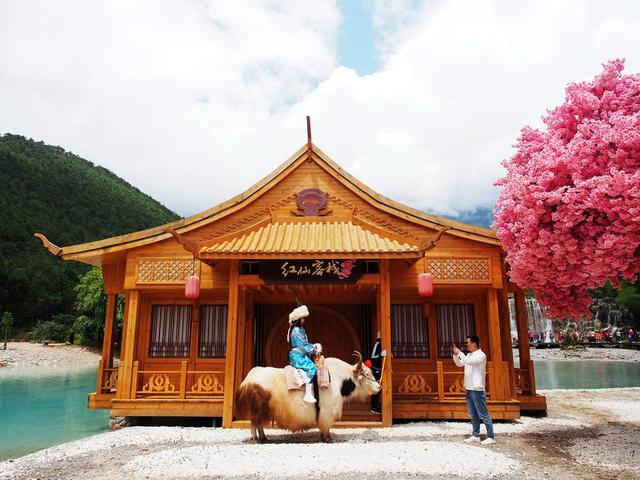 蓝月谷|玉龙雪山脚下仙境般的蓝月谷，媲美九寨沟，附避坑攻略