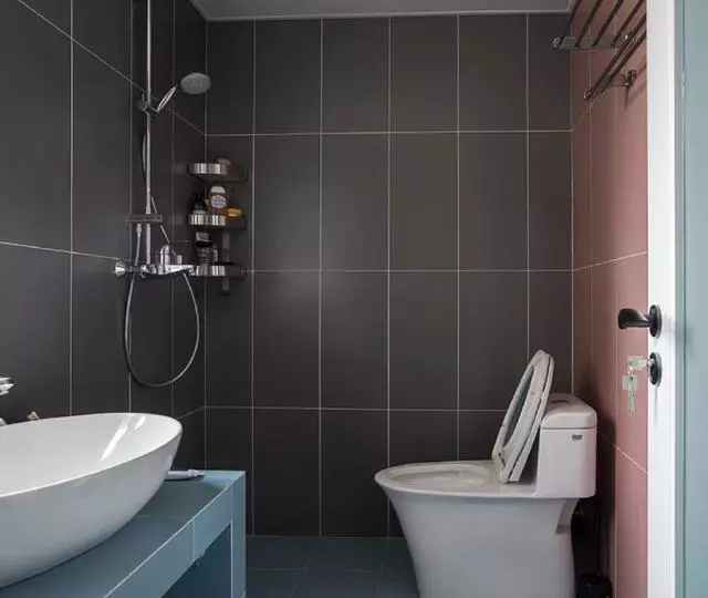 当简约遇上中式风时，空间以全新的方式表现出不一样的时尚气息