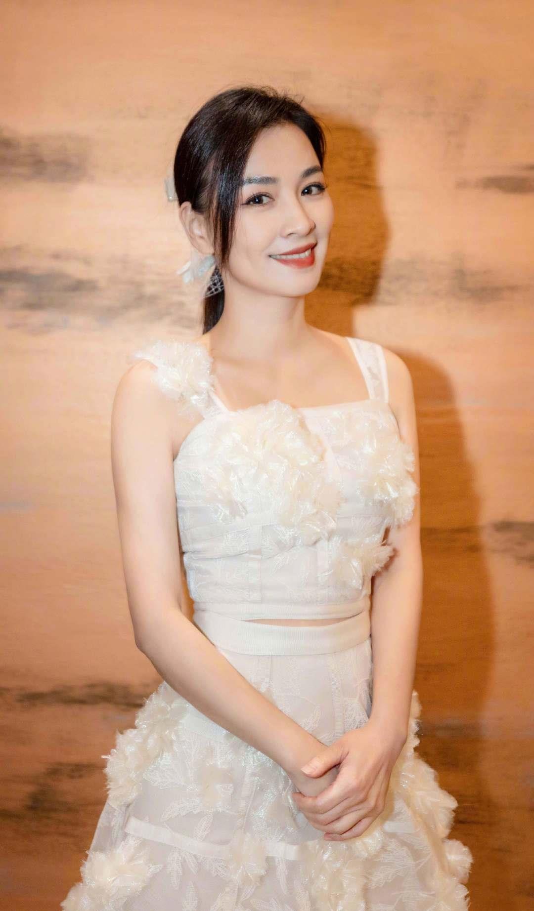 林瑞阳|她为生子三年扎上千针，丈夫求婚9次才答应，今成女强人身家千亿