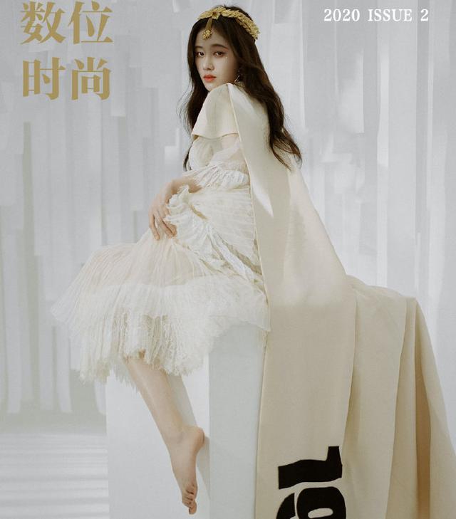 [鞠婧祎]鞠婧祎太自信了，别人戴钻石她戴石榴皇冠，五千年难遇的盛世美颜