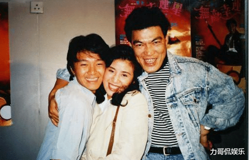 成奎安▲“大傻”成奎安的葬礼现场，折射出人生百态，这就是“反派演员”的一生写照