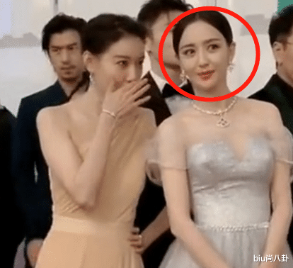 『佟丽娅』生过孩子的女明星优越在哪儿？当佟丽娅高露“无痕裙”同框，懂了