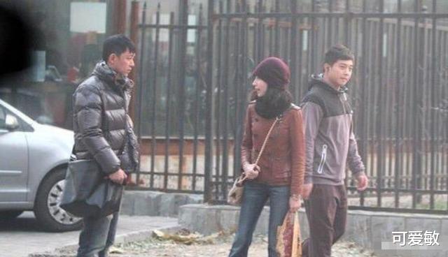 「潘粤明」潘粤明被董洁当街训斥，看其举动令人心疼，网友: 不敢相信