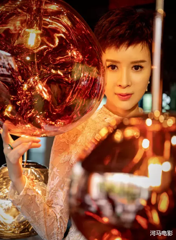 #博纳#内地版“向太”上位史，有点手段·····