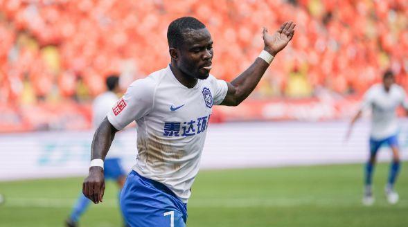 颜骏凌|这么罚点球是来搞笑的吗？颜骏凌被逗乐，王宝山一脸懵+连连摇头