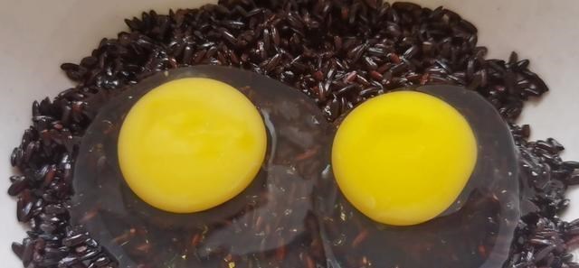 黑米|黑米学会这样做，不熬粥，无水无油，比吃补药好，孩子也特别爱吃