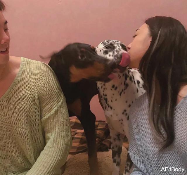 「普拉提」普拉提教练和健身教练相爱,秀恩爱太让人馋了