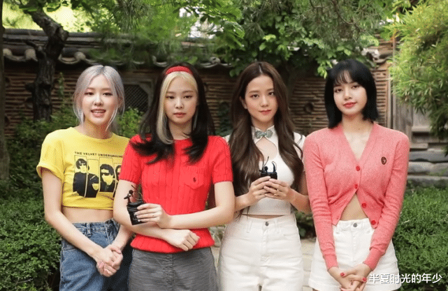 [lisa]Lisa为了更女生一直留长发，当她回归剪成短发后，粉丝炸锅了