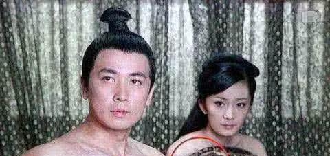 穿帮镜头:笑到胃痛的穿帮镜头:关晓彤的腿我忍了,杨紫的开胶拖鞋过分了吧