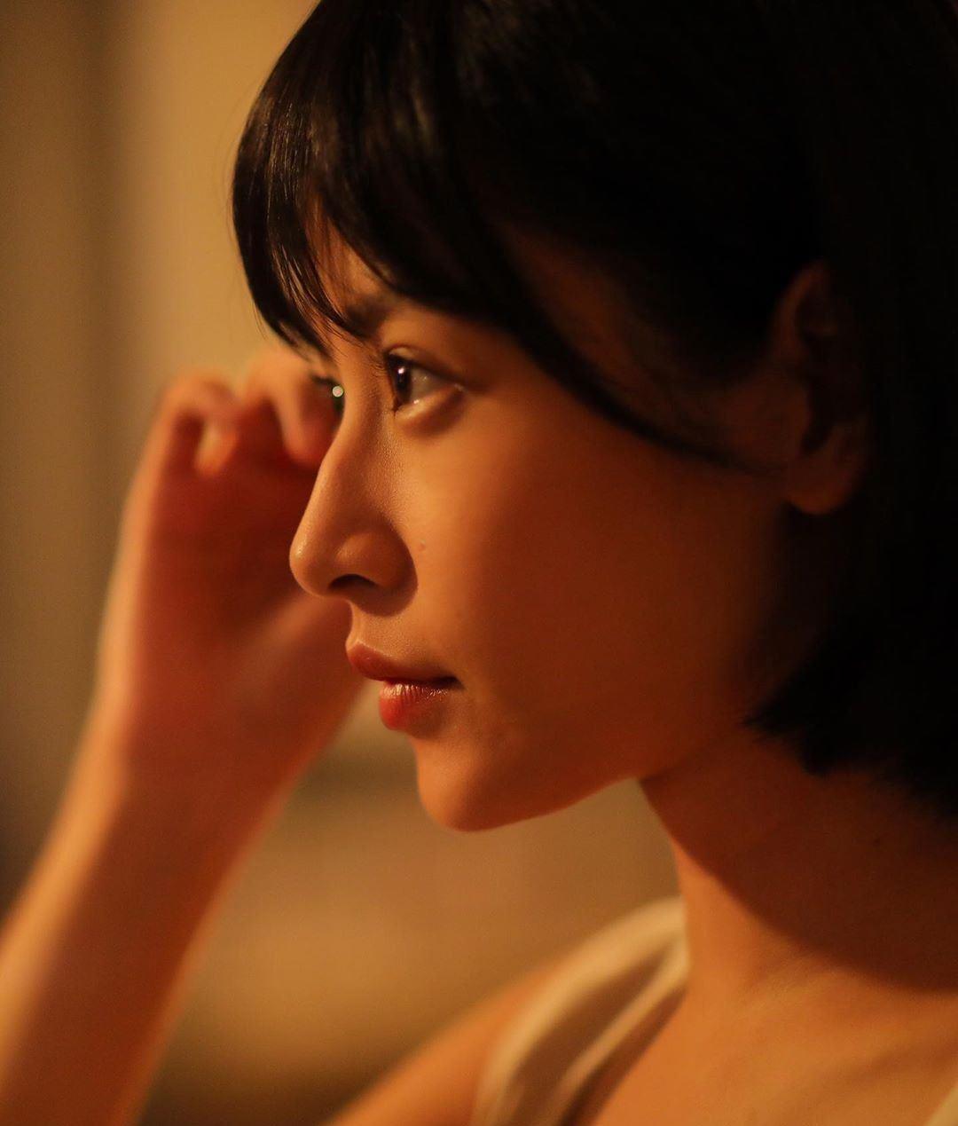 「iphone12」华为哪款手机好？不知道，但这个代言人身材和颜值是“真香”