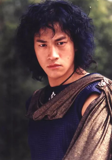 步惊云|《风云雄霸天下》18年演员现状：雄霸仍霸气，步惊云却谢顶了？