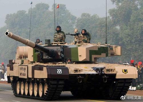 t-90|卫星图曝光印军近况！大批T90几乎全军覆没，美感慨：差距太悬殊