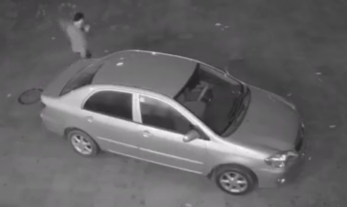 话晴空|女子深夜存款遭打劫，没想到劫匪看到女子余额，竟做出这种事