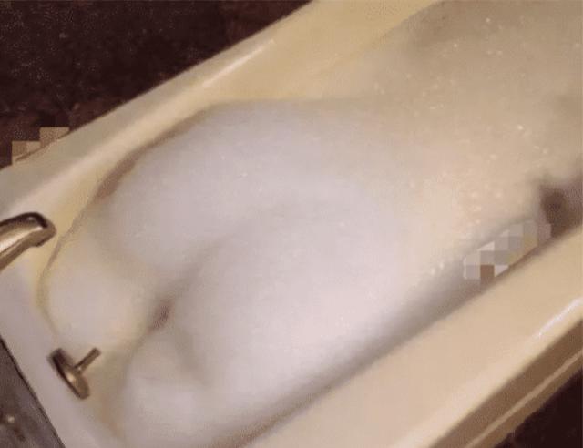 牛排|“女同事花1个月工资请我吃牛排，可我注意力全在她手上！”哈哈哈哈哈哈～