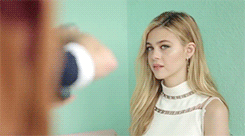 哈珀·贝克汉姆|小贝家的小七爱美了！烫头画眼线成熟到认不出，胖嘟嘟还不减肥？