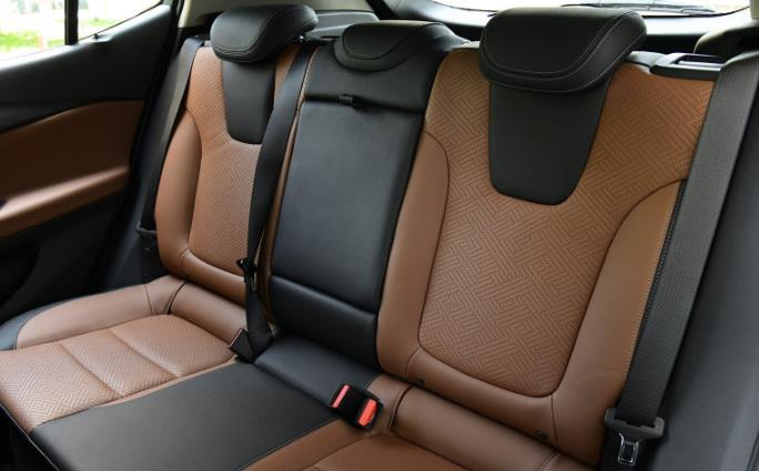 『昂科拉』开完哈弗H7,再开别克昂科拉GX,谁级别高?车主说了驾驶体会