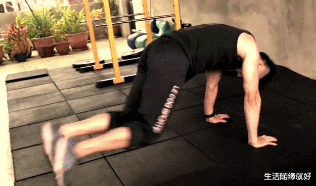 #减脂#男生减脂只是多做开合跳?大错,做到3点,体脂率暴降15%,网友:不敢相信