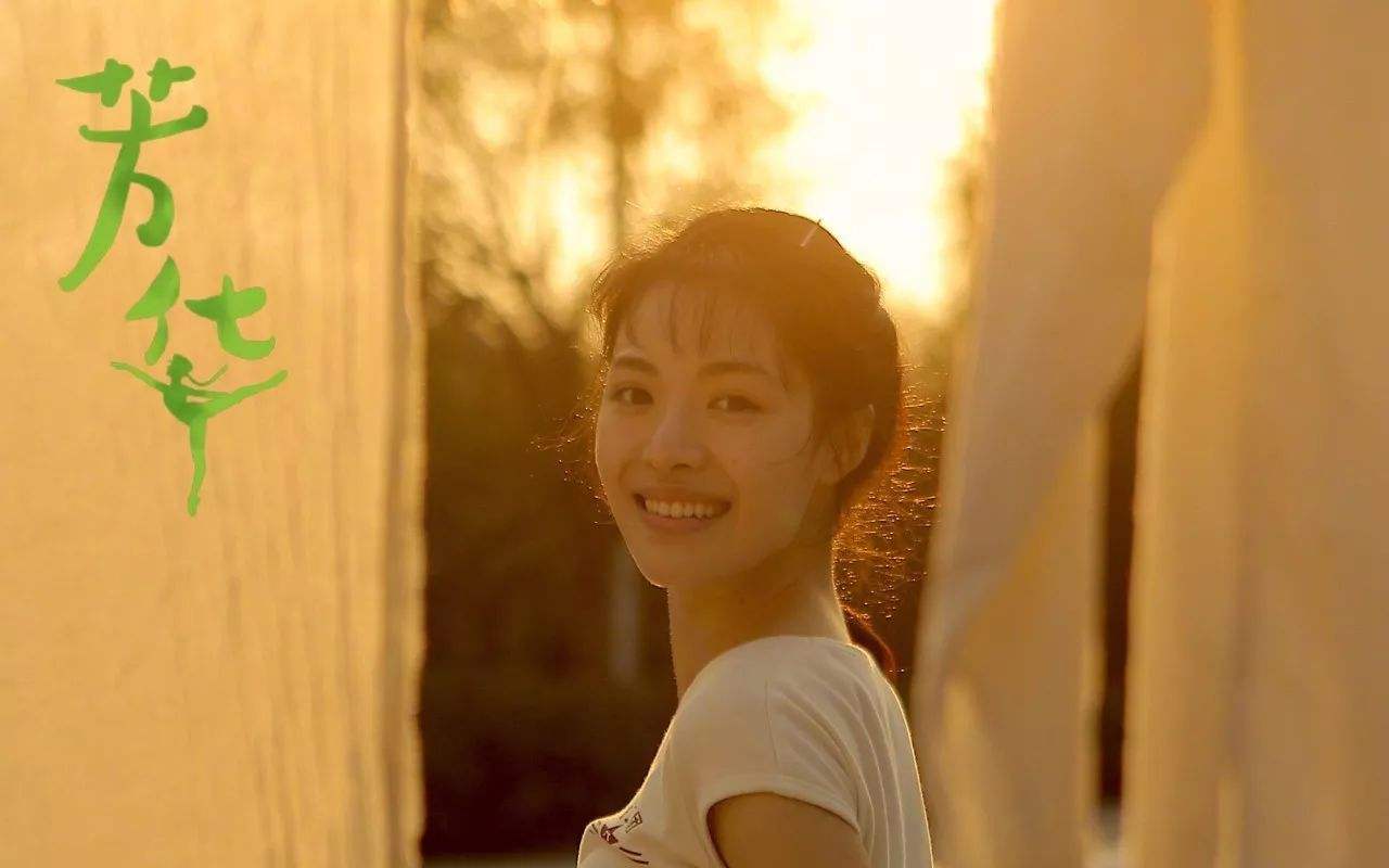 「冯小刚」冯小刚将华谊3%股票变现2个亿，张国立被坑后走穴还钱，2020年华谊断崖了！