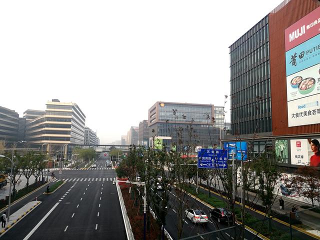 上海市闵行区的两个名副其实的购物中心：虹桥天地、虹桥天街