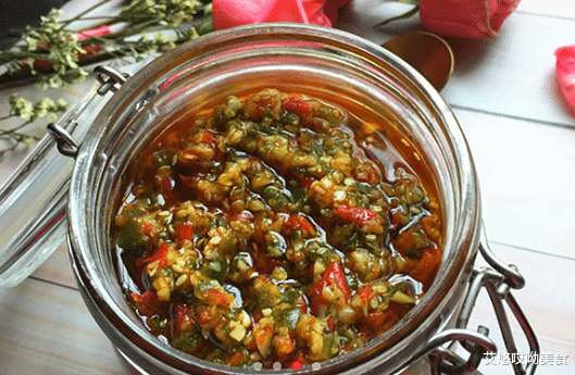 【辣椒酱】秘制辣椒酱，简单详细，夏日开胃秘诀，拌饭拌面食欲大增