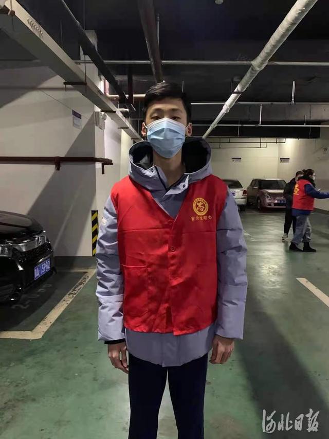 河北新闻网 瞧这一家子，三口齐战疫！河北省胸科医院救治专家李辉和他家人