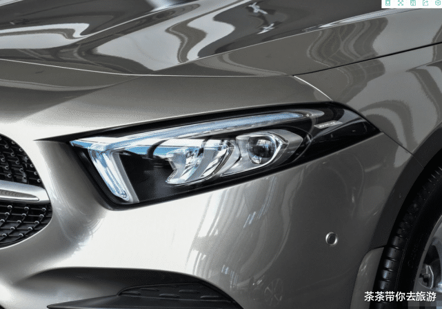 奔驰A级|奔驰放弃“底线”了!从21万跌至14万,比思域厚道,买啥国产车