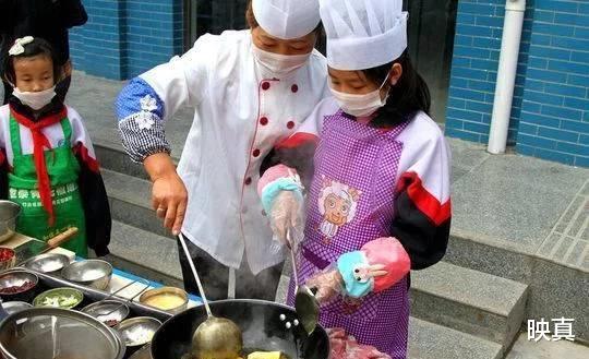 姐姐|5年前，双胞胎弟弟放弃上大学，要打工供姐姐读书，如今他们咋样