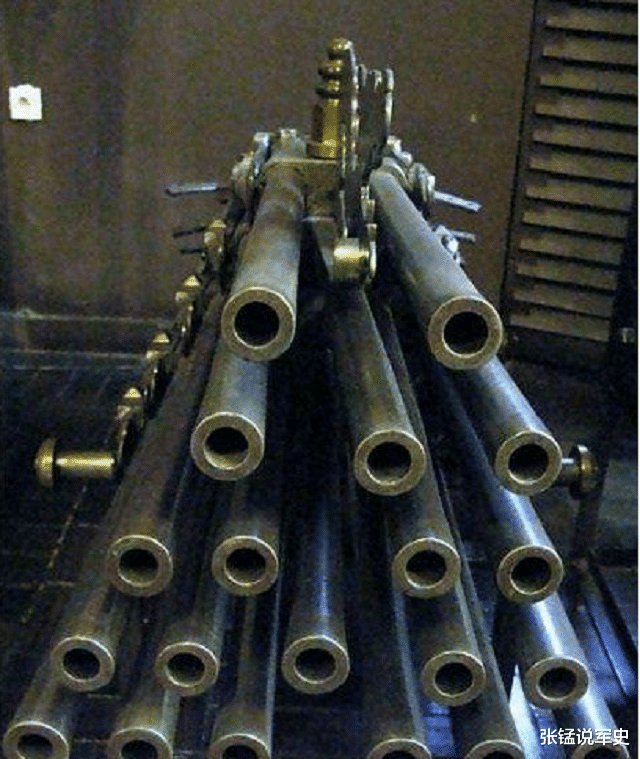 @怪异的枪械：第1把是真正的刀枪，第4把最凶悍，有20根枪管