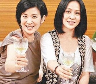 刘嘉玲@刘嘉玲混迹豪门几十年,混乱情史曝光,为何与他走过32个年头?