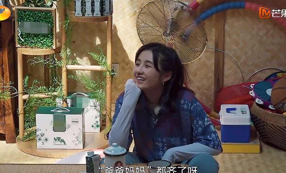 张子枫:张子枫一大早起床学习,当镜头拍到她的卷子,学生党不淡定了