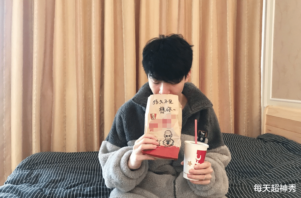 RNG▲配合太“下饭”，RNG惜败EDG，官方写下101个字致歉