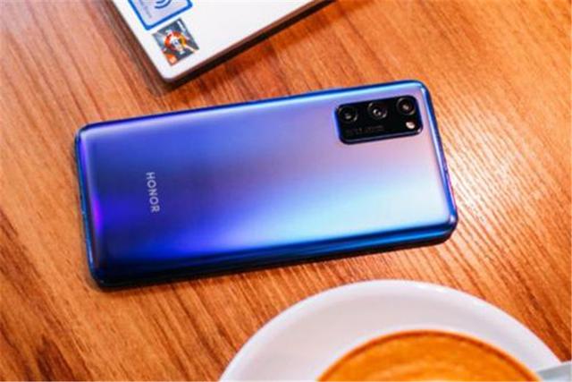 华为|大学新生买什么手机好？这3款零差评无短板，果然还是华为真香机