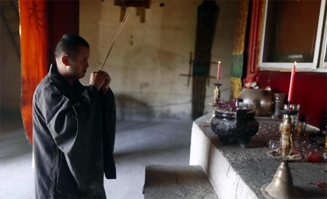 趣观历史|安徽男子不顾父亲怒火，遁入佛门达六年，每月靠40块香油钱度日