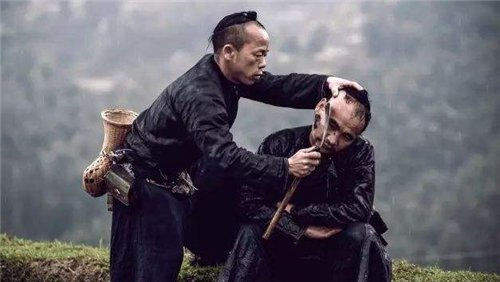 苗寨|中国唯一持枪合法的地方，家家户户人手一把，却从来没有人干涉