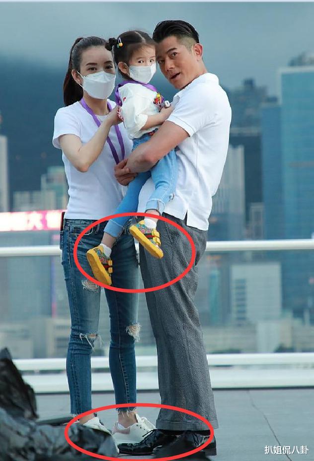 「郭富城」方媛穿百元平价鞋,却给女儿穿万元大牌,怪不得能俘获郭富城芳心