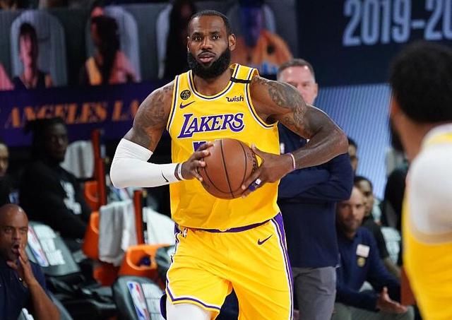 湖人队|詹姆斯1分，浓眉首节12+5打爆掘金内线，新援发威率队逆转12分