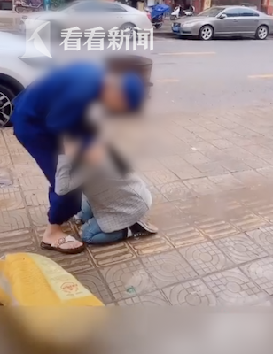 金莎|女孩考上清华跪谢父母，爸爸却一直在换？如此“转折”引发热议…