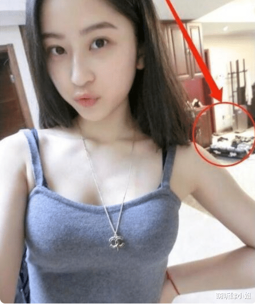 |妹子，你为了衬托好身材也是拼了呀，不觉得紧吗